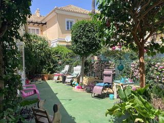 Casa pareada en venta en Elviria en Marbella