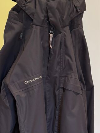 Chaqueta impermeable Quechua trekking gris