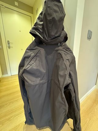 Chaqueta impermeable Quechua trekking gris