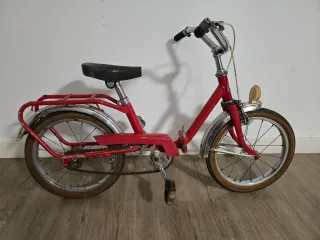 Bicicleta infantil roja