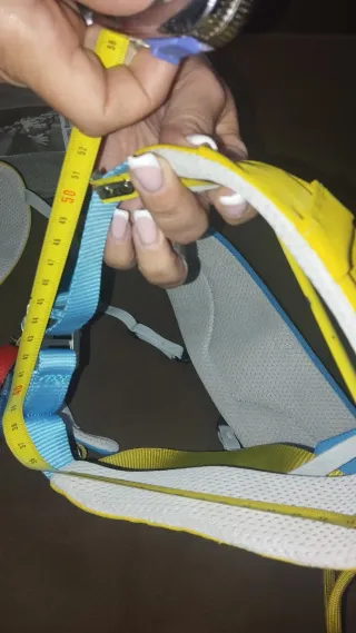 Arnés de escalada Singing Rock sin usar