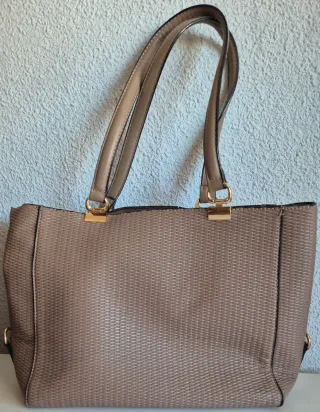 Bolso Parfois topo con detalles dorados