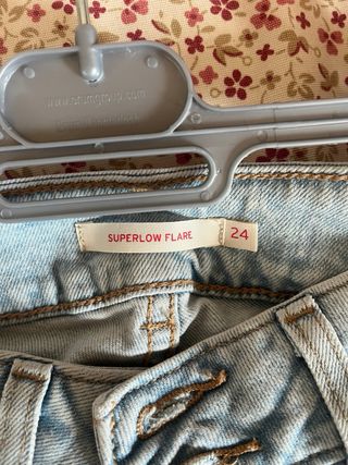 Levi's Vaqueros Acampanados Tiro Bajo