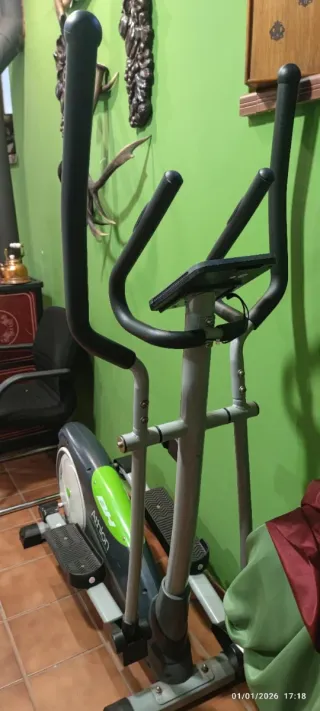 Bicicleta Elíptica BH Athlon Home Crosstrainer