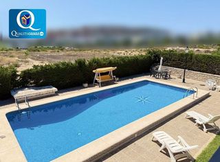 Chalet en alquiler en Vistahermosa en Alicante