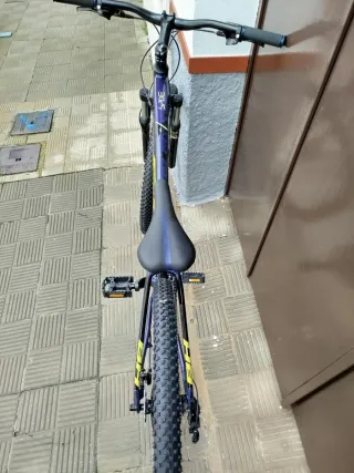 Bicicleta BH Azul y Amarilla