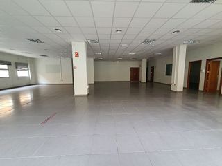 Local comercial en alquiler en Puente Genil