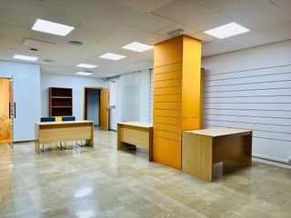 Local comercial en alquiler en Pajaritos - Plaza de Toros en Granada