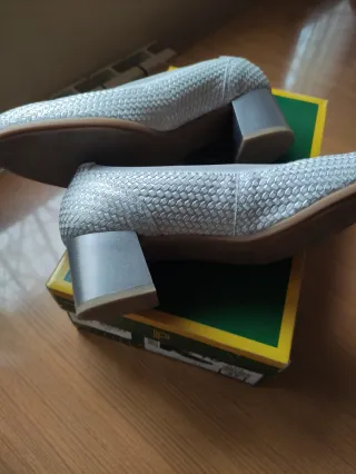 Zapatos de vestir Pitillos plateados