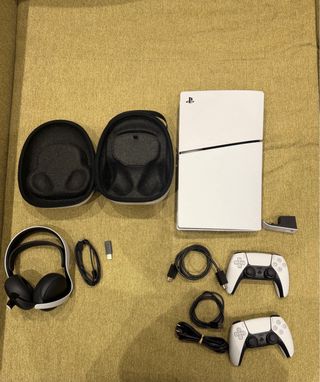 PS5 Digital + Mando + Cascos Originales