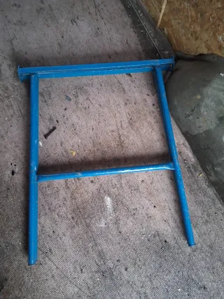 Burriquetas de metal azules