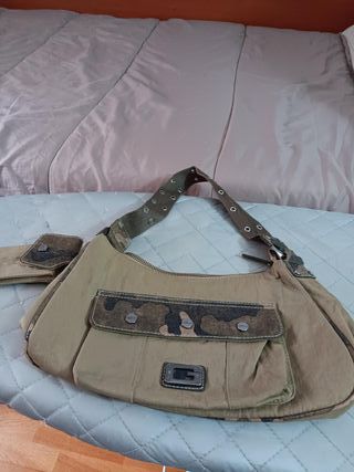 Bolso Guess Camuflaje