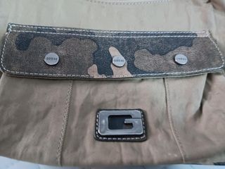 Bolso Guess Camuflaje