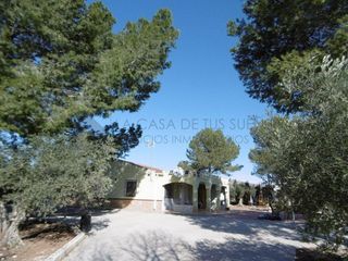 Chalet en venta en Yecla