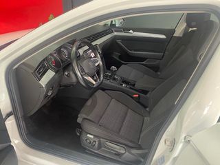 Volkswagen Passat 2021 .