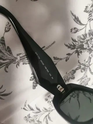 Gafas de sol Prada cuadradas negras