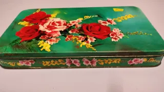 Antigua caja de caramelos "El avión"