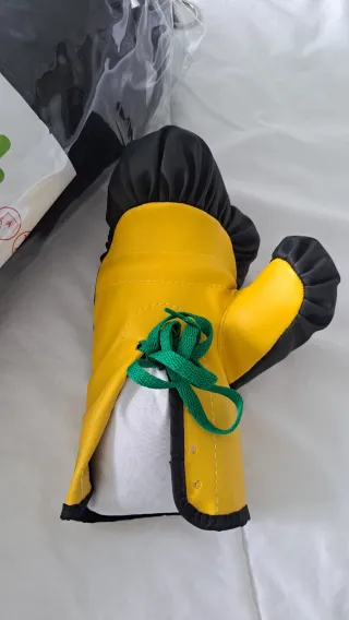 Saco y guantes boxeo infantil