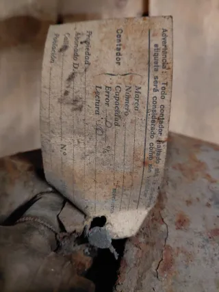 Contador antiguo de metal