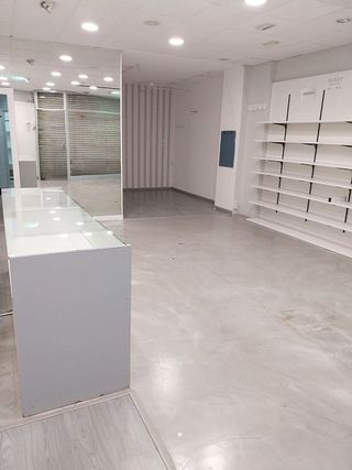 Local comercial en venta en Sant Joan Despí