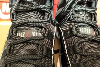 Jordan 11 Black Red Talla 36