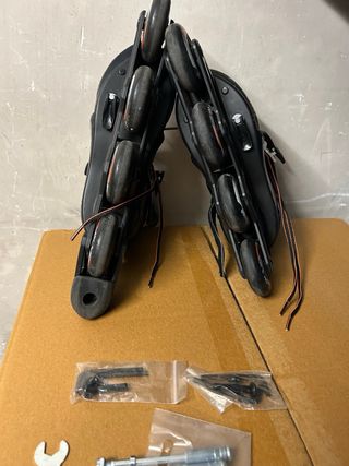 Patines en línea Oxelo Talla 35-38 y protecciones.