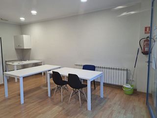Local comercial en alquiler en Residencia - Abella en Lugo