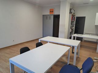 Local comercial en alquiler en Residencia - Abella en Lugo