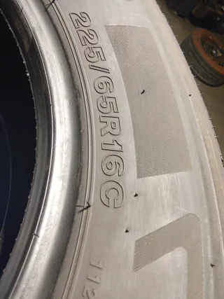 2 Neumáticos 225/65R16c 112/110R