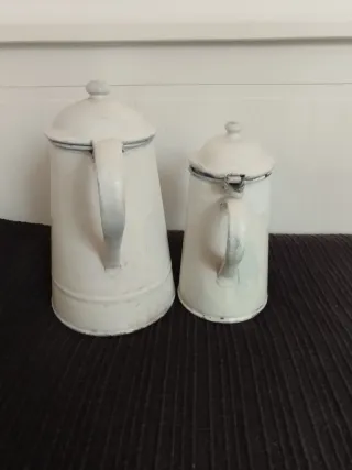 LOTE  2 TETERAS BLANCAS