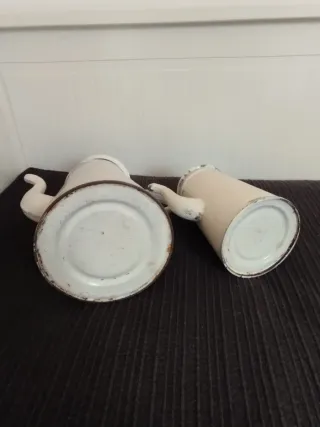 LOTE  2 TETERAS BLANCAS