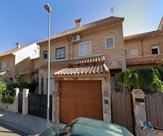 Casa adosada en venta en Numancia de la Sagra