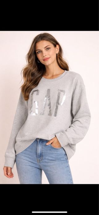 Sudadera GAP gris con logo plateado