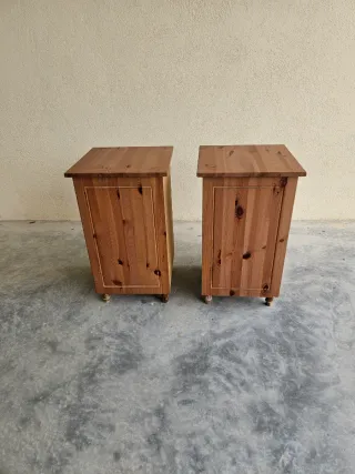 Mesitas de noche de madera Ikea