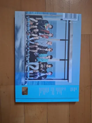 Libro BTS - You Never Walk Alone