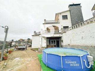 Chalet en venta en Torrelles de Llobregat