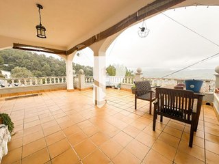 Chalet en venta en Torrelles de Llobregat