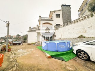 Chalet en venta en Torrelles de Llobregat