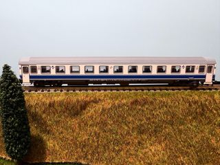 Roco Renfe coche viajeros 10000 N