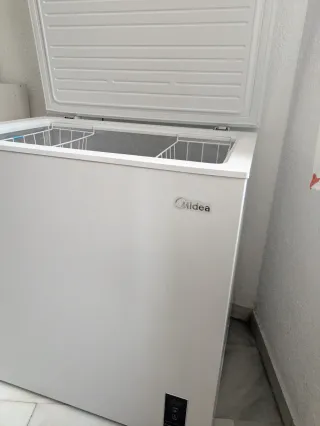 Congelador Midea casi nuevo