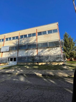 Nave industrial en alquiler en La Vega - Oteruelo en León