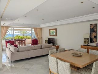 Piso en alquiler en Playa de la Fontanilla en Marbella