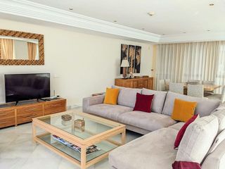 Piso en alquiler en Playa de la Fontanilla en Marbella