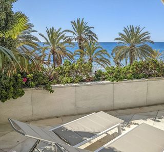 Piso en alquiler en Playa de la Fontanilla en Marbella