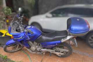 Moto Honda Transalp Azul