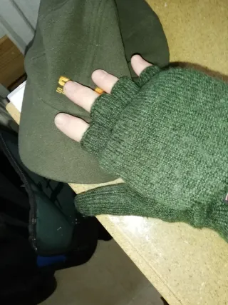 Gorra Solognac verde invierno regaló guante