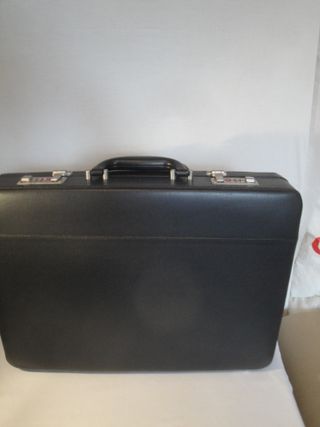 Maletín Bergmann. Negro. Nuevo a estrenar