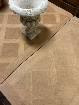 Mesa de comedor antigua