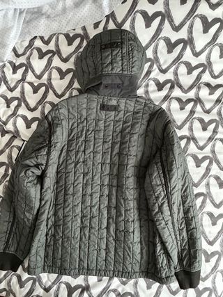 Cazadora Stone Island de plumas acolchada