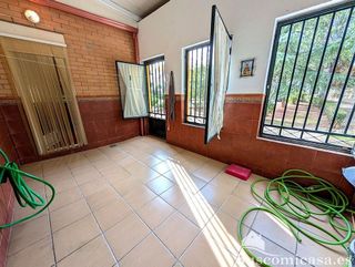 Chalet en venta en Linares